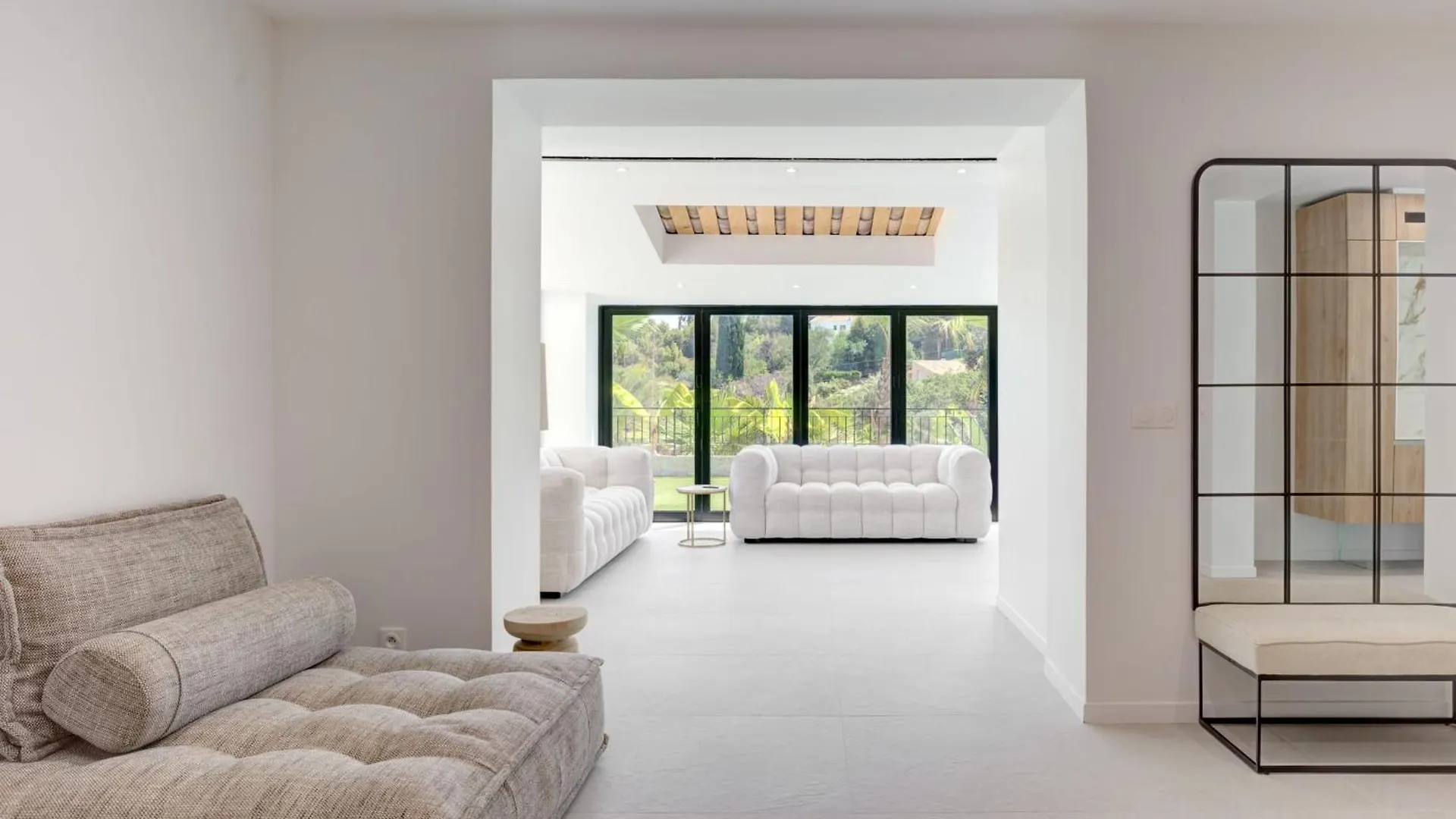 Brand New 6 Bedroom Villa With Pool 발로리스 프랑스