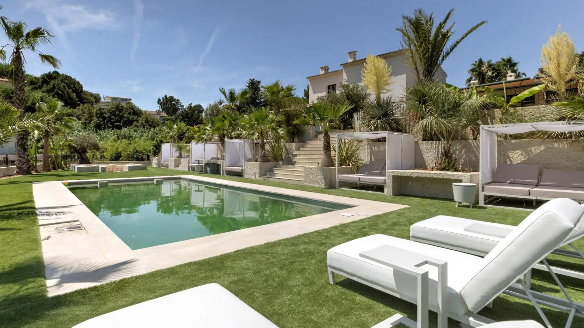Brand New 6 Bedroom Villa With Pool Vallauris