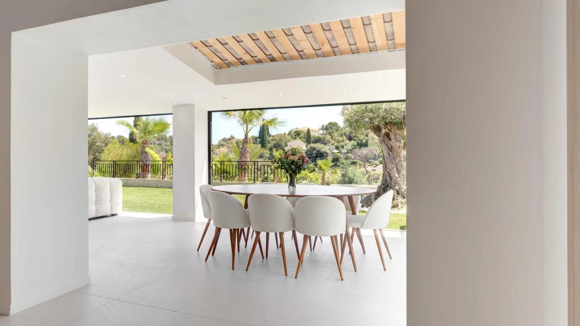 Brand New 6 Bedroom Villa With Pool Vallauris