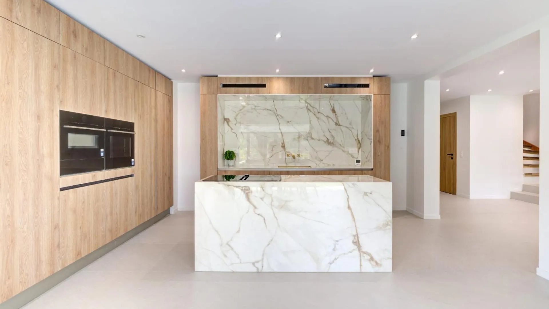 Brand New 6 Bedroom Villa With Pool Vallauris