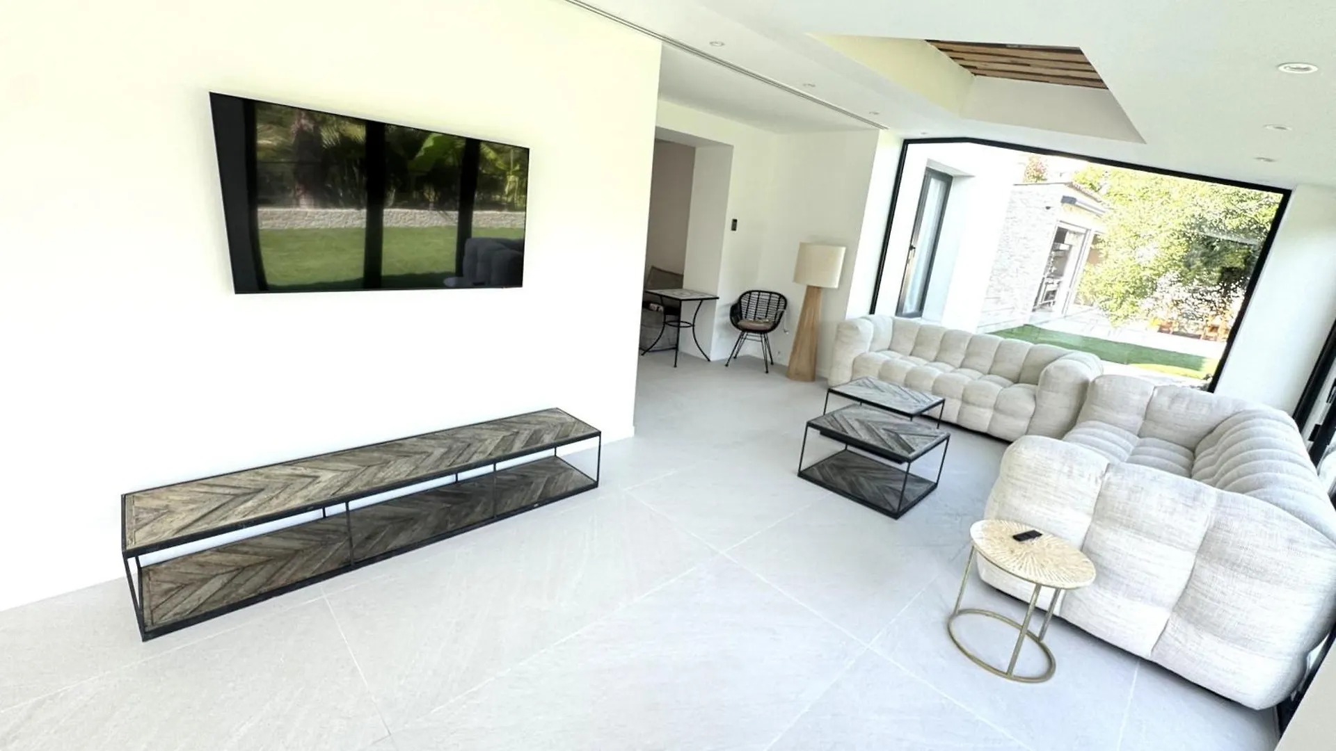 Brand New 6 Bedroom Villa With Pool Vallauris