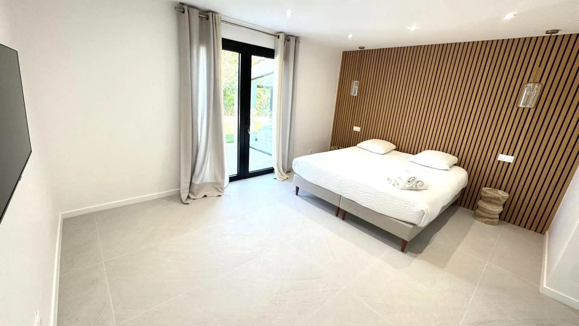 Brand New 6 Bedroom Villa With Pool Vallauris 0*,