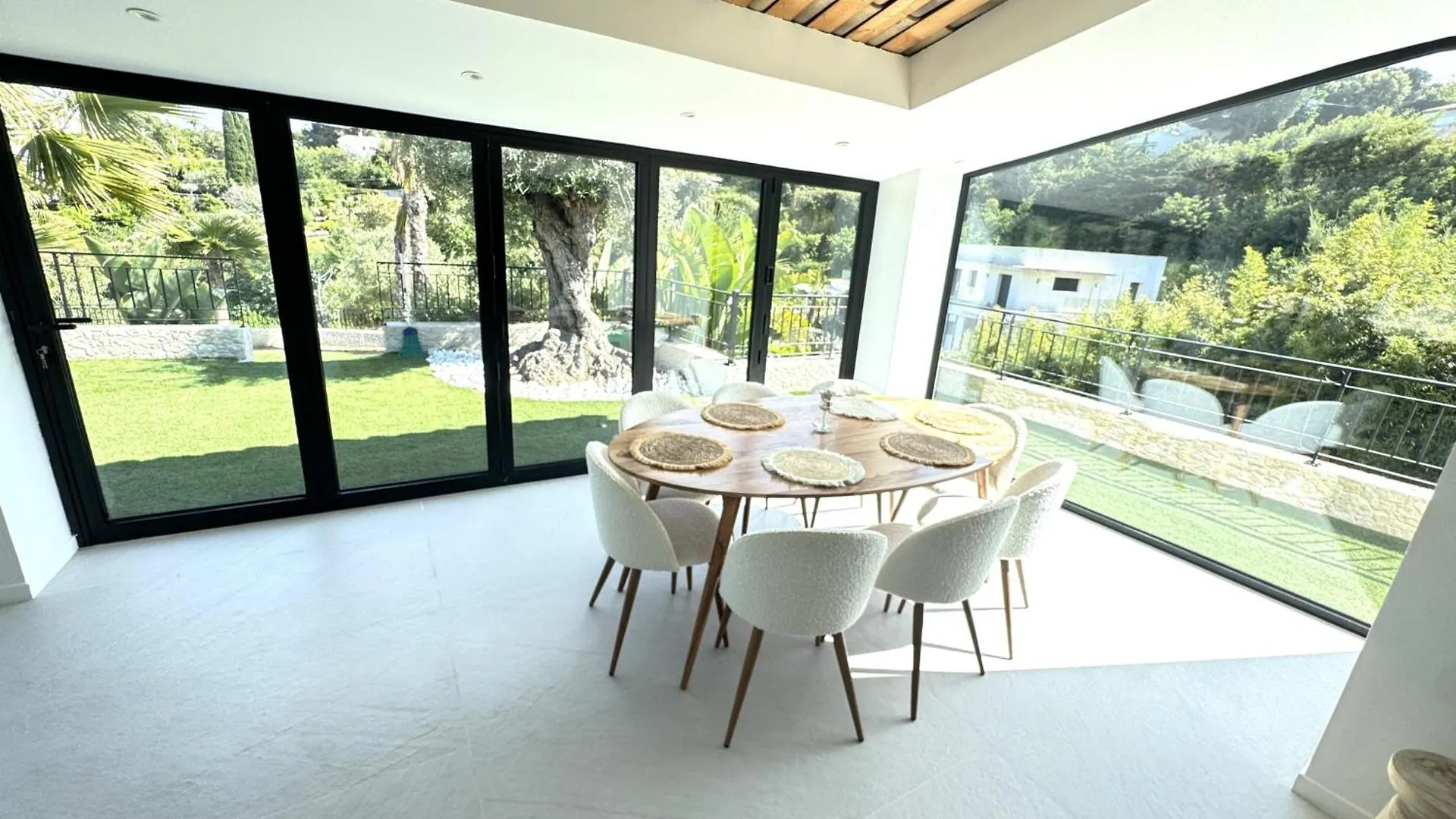 Brand New 6 Bedroom Villa With Pool Vallauris 0*,  França