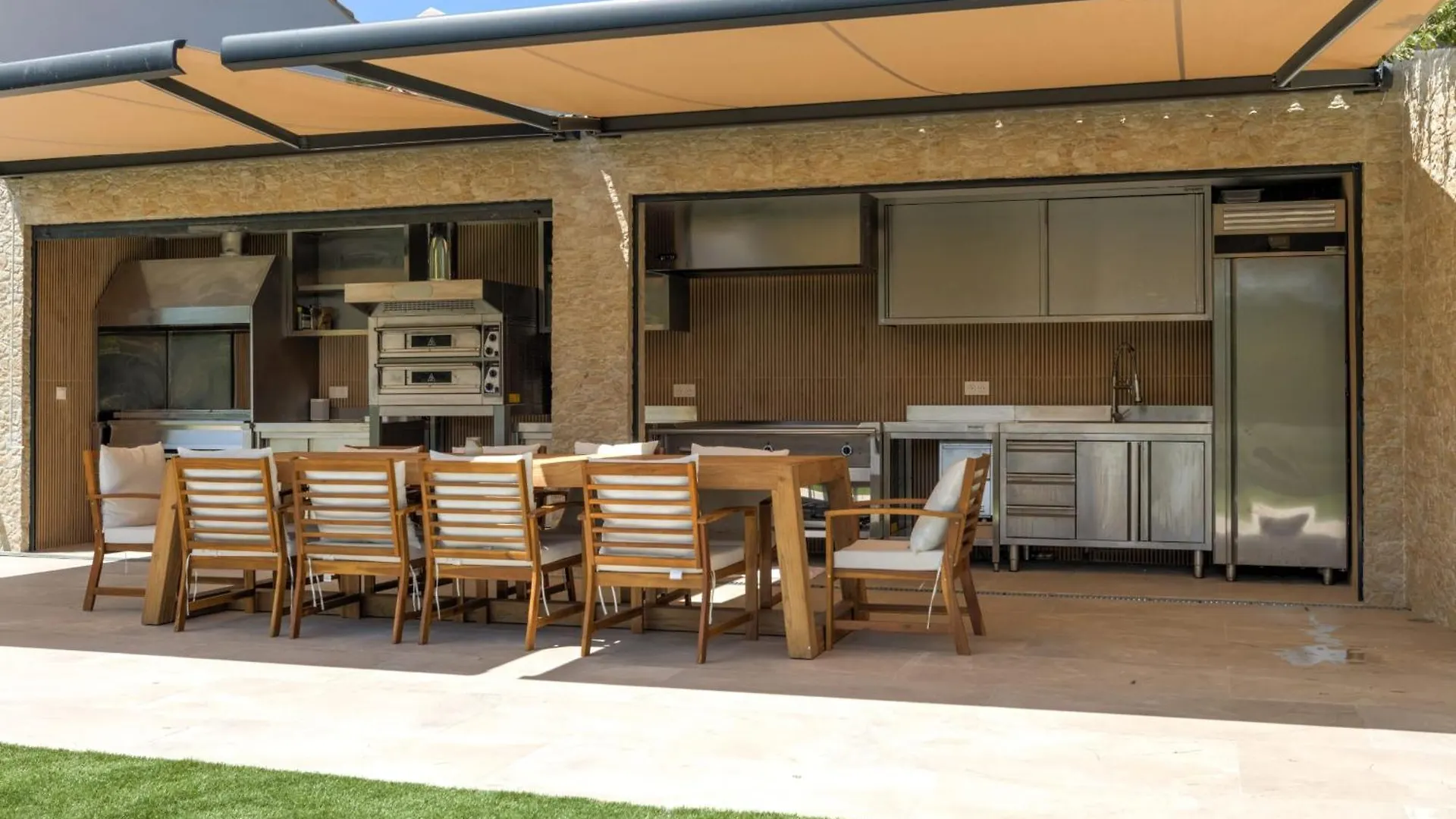 Brand New 6 Bedroom Villa With Pool Vallauris